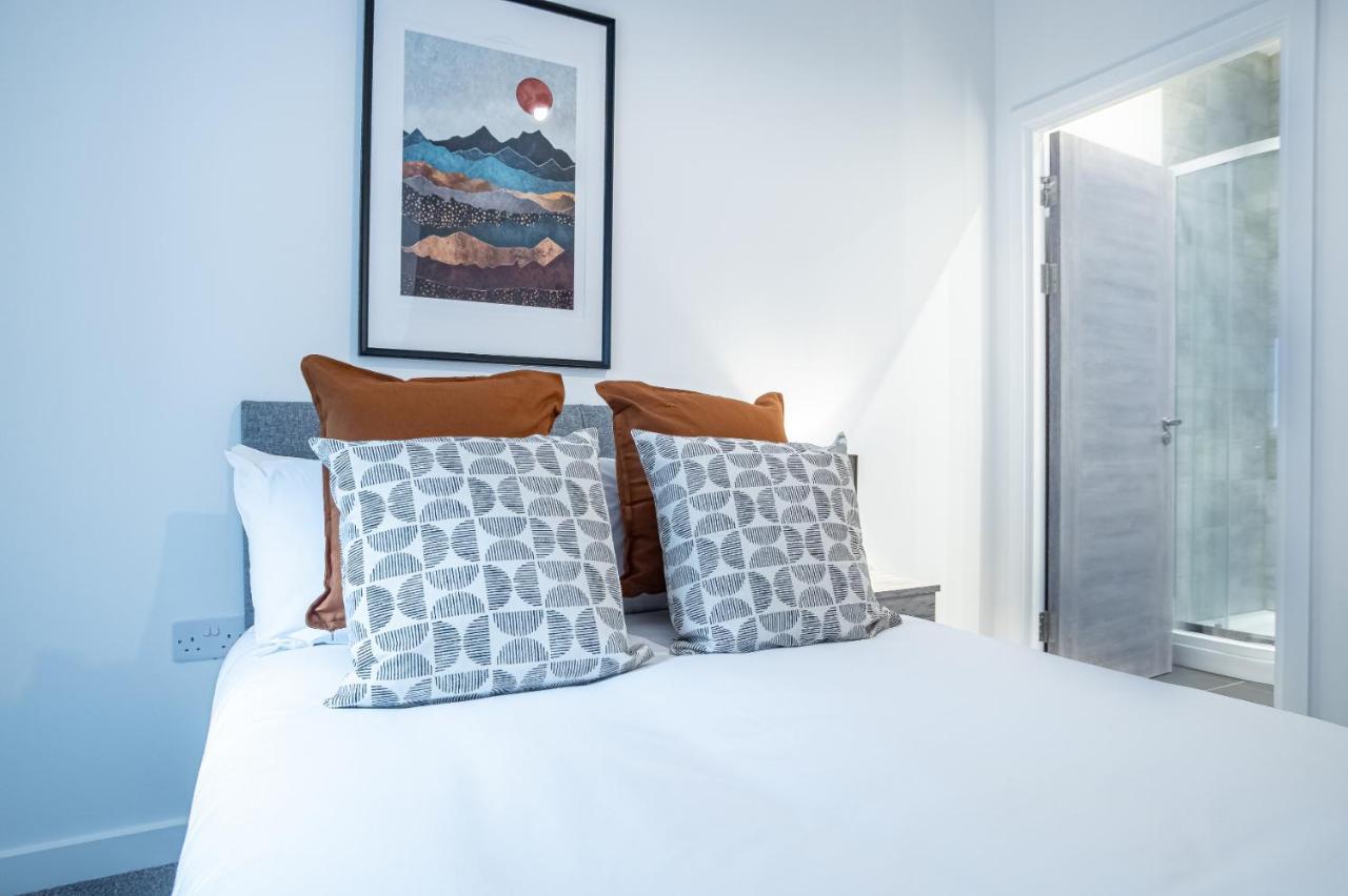 Luxe Apartments - Heart Of Peterborough - Free Parking-Gym-Cinema 外观 照片
